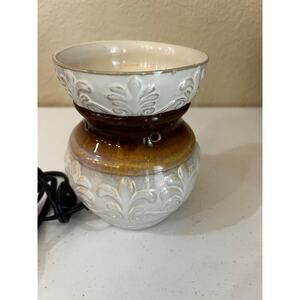 Scentsy Full Size Beige & Brown FLEUR-DE-LIS Electric Wax Warmer